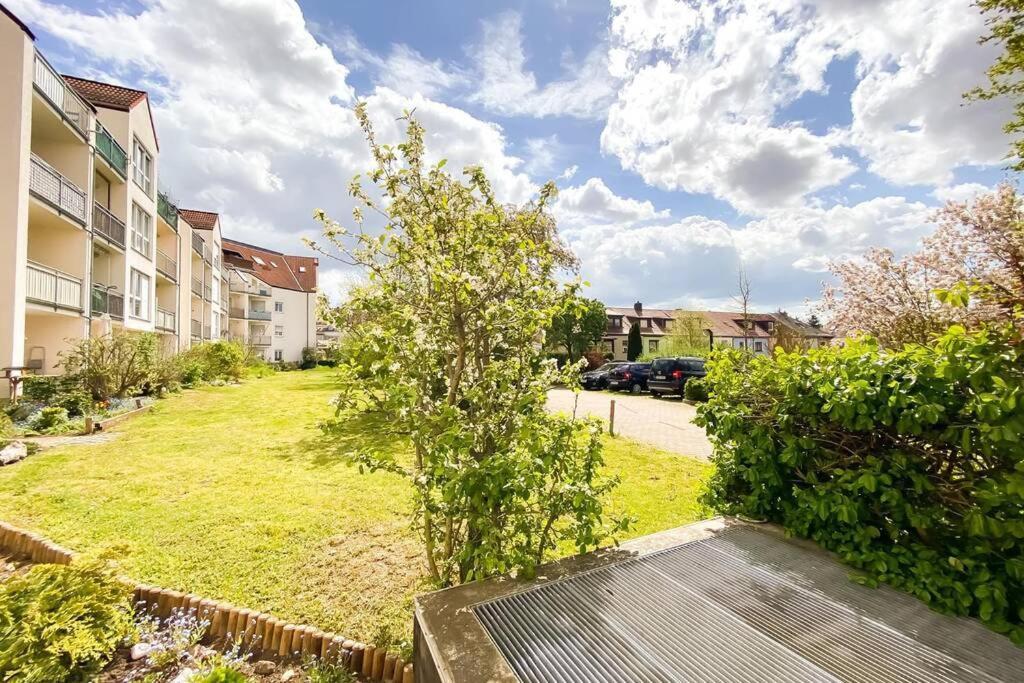 Apartment Am Auensee Mit Grosser Terrasse & Privat-Parkplatz Leipzig Bagian luar foto