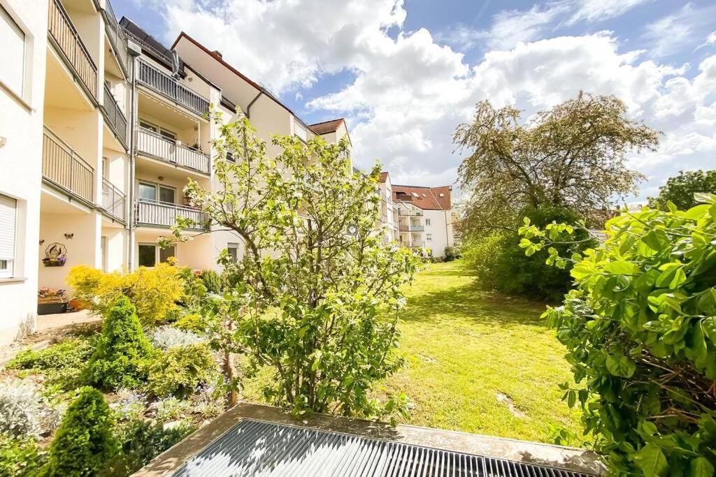 Apartment Am Auensee Mit Grosser Terrasse & Privat-Parkplatz Leipzig Bagian luar foto