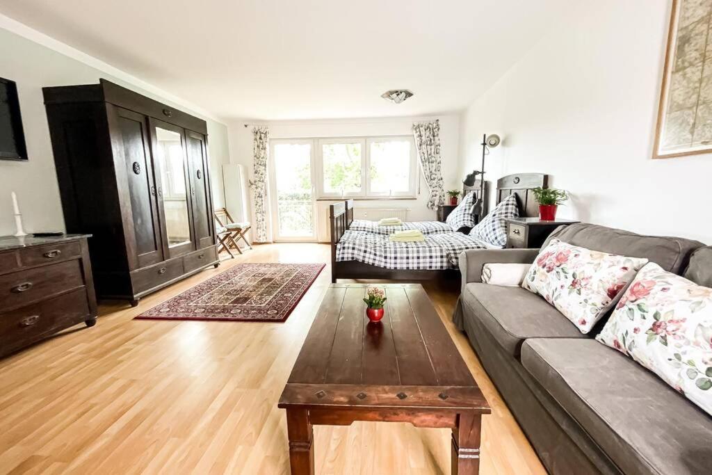 Apartment Am Auensee Mit Grosser Terrasse & Privat-Parkplatz Leipzig Bagian luar foto